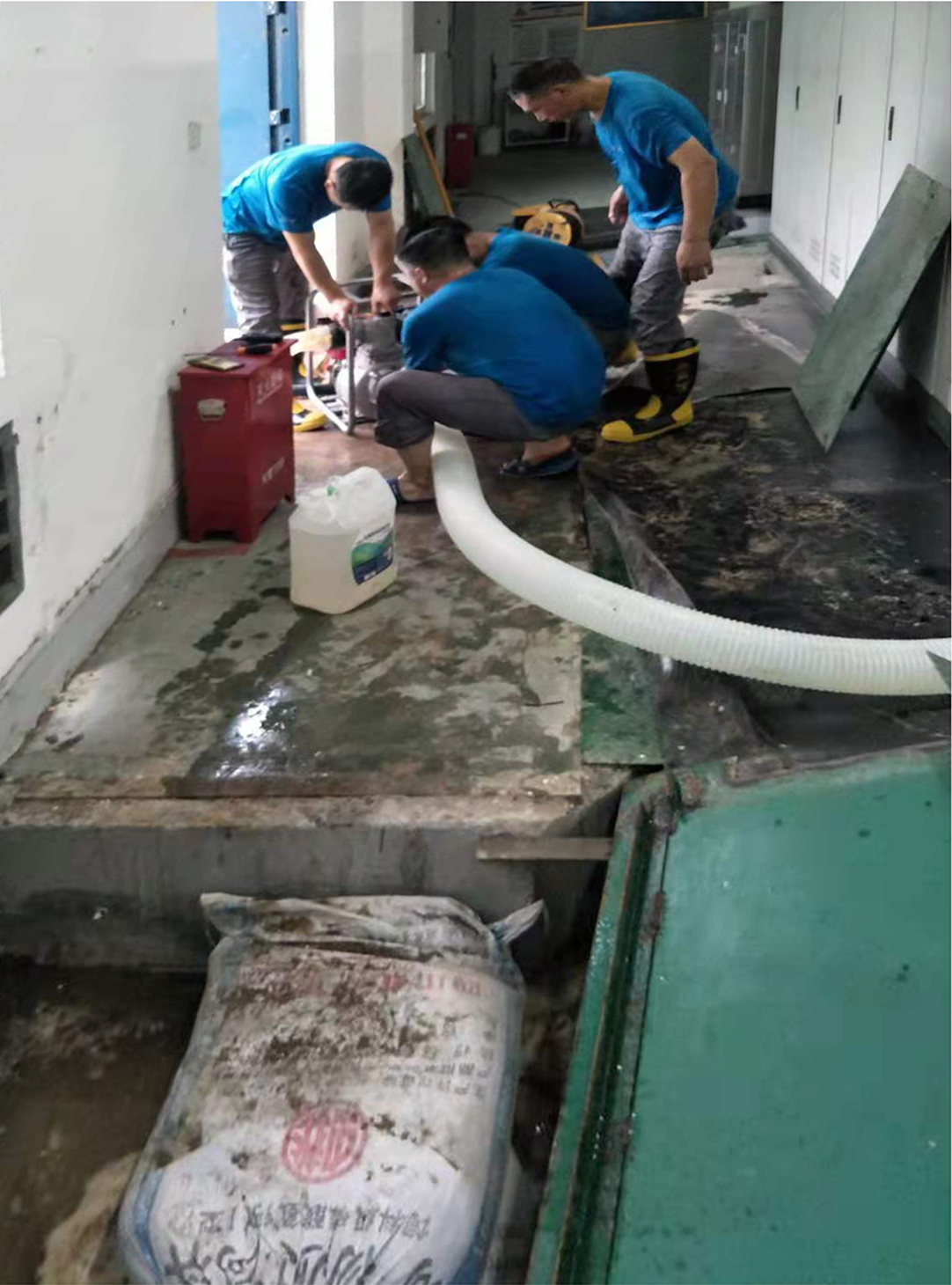 起泵抽水.jpg 起泵抽水.jpg