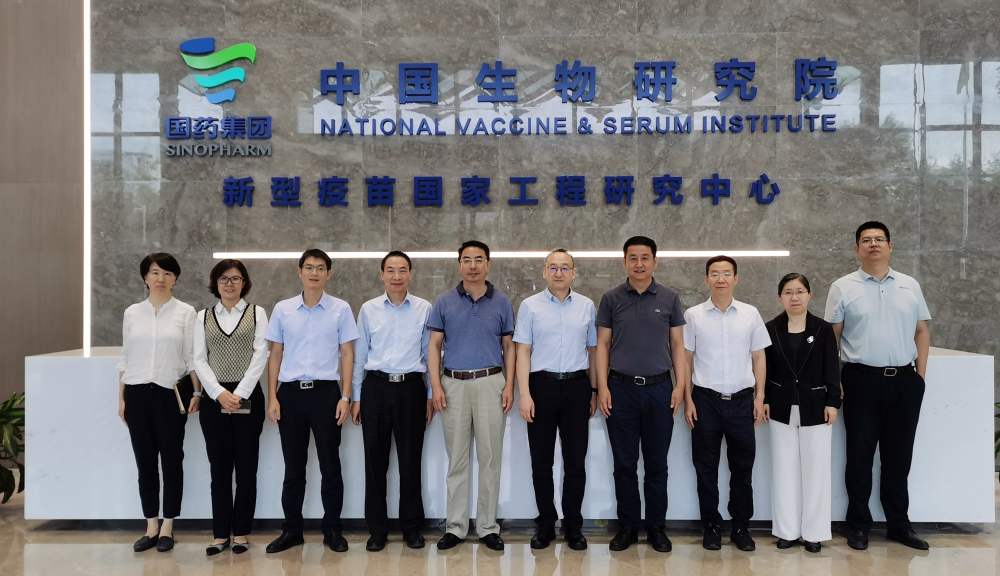 合影1_副本.jpg 合影1_副本.jpg